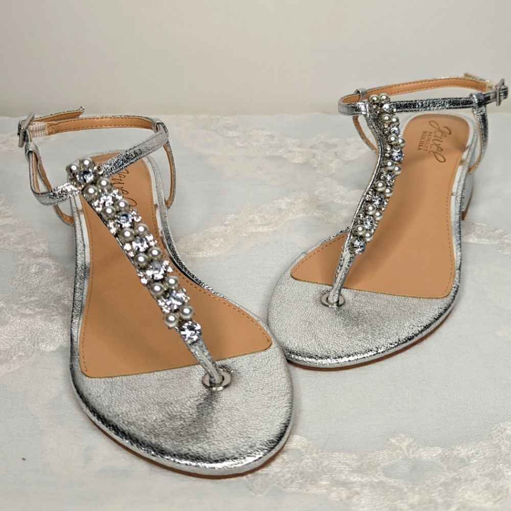 Jewel Badgley Mischka Dasha Block Heel Thong Sandals Silver